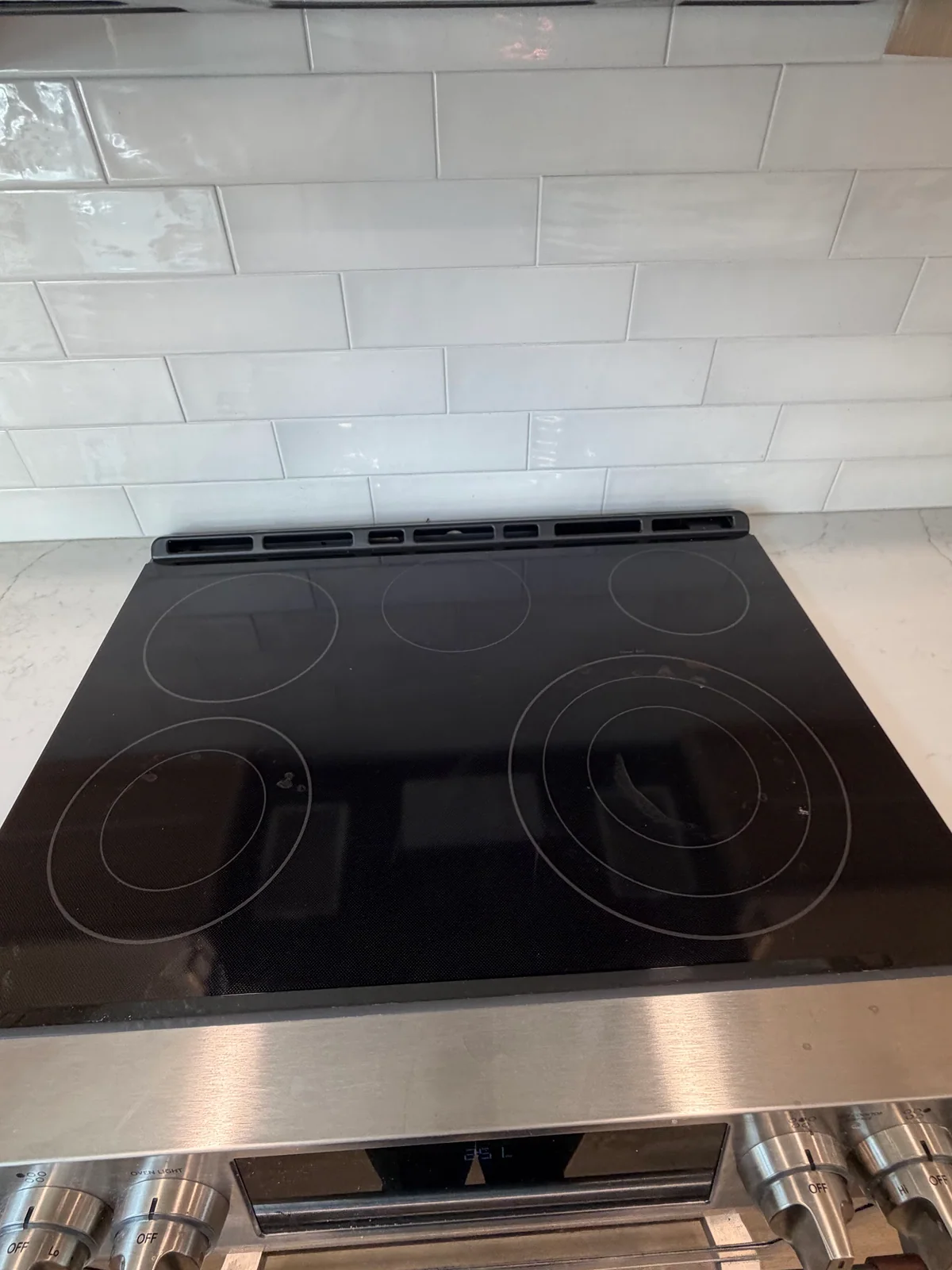 Glass cooktop deep cleaned to a streak-free shine